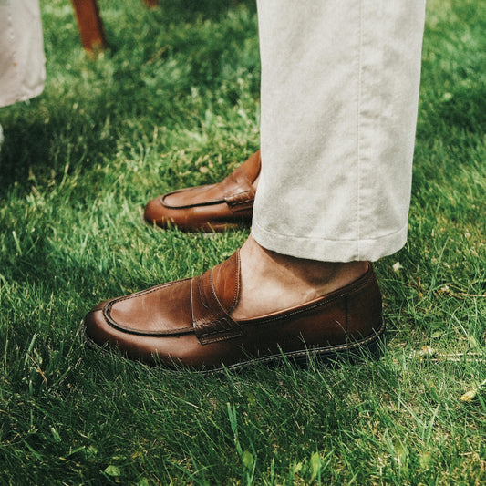 Comment porter des mocassins pour un look élégant et décontracté ?