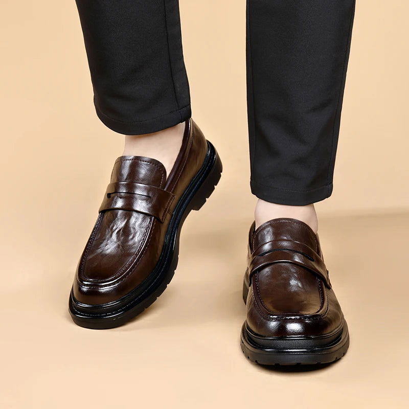 Mocassins Homme en Cuir Verni - Style Moderne et Confort - Atelier Chaussure
