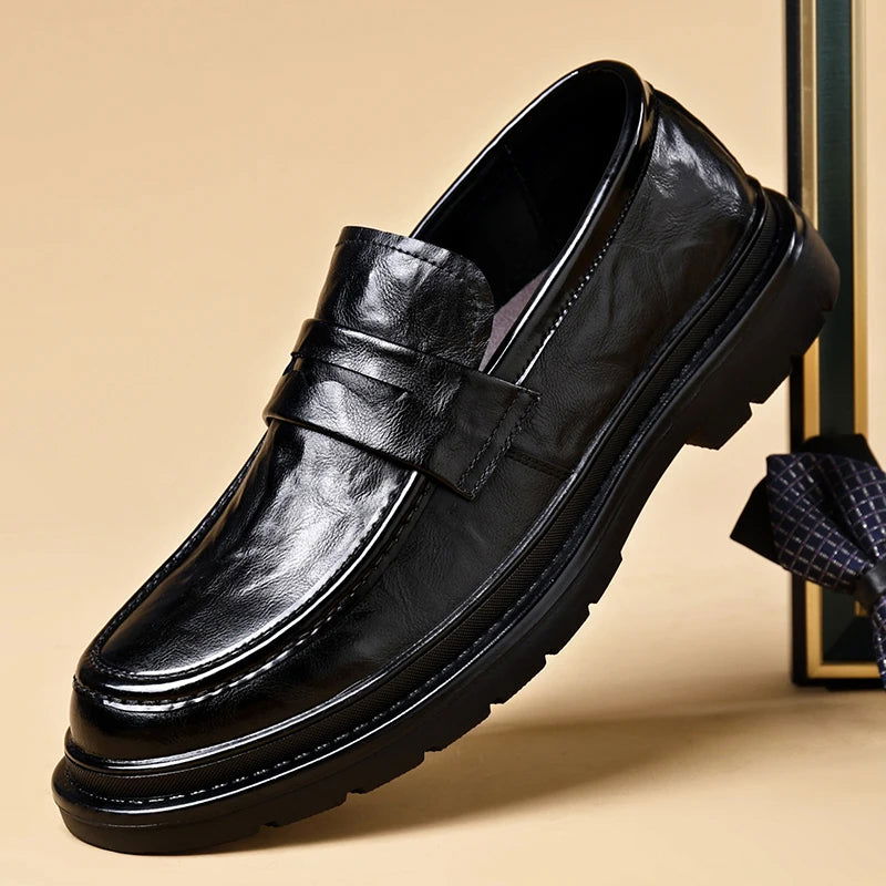 Mocassins Homme en Cuir Verni - Style Moderne et Confort - Atelier Chaussure