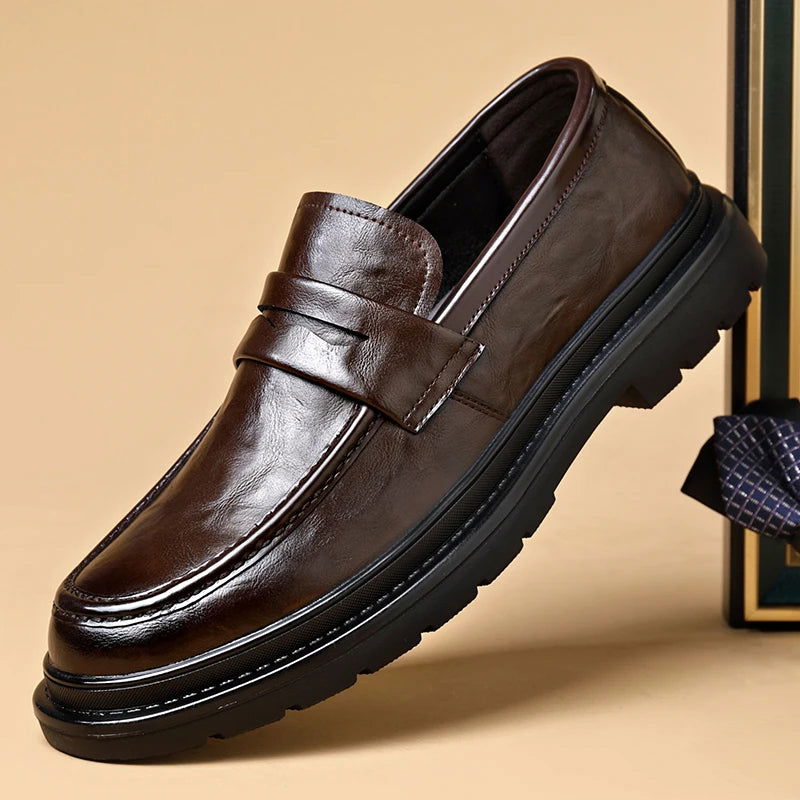 Mocassins Homme en Cuir Verni - Style Moderne et Confort - Atelier Chaussure