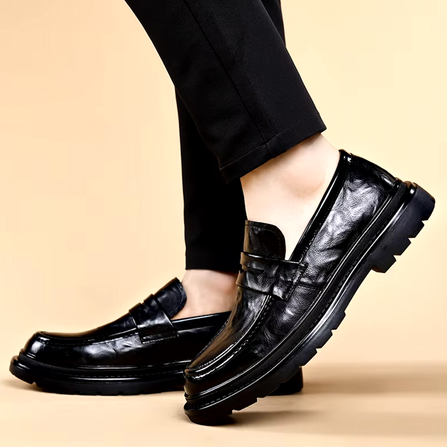 Mocassins Homme en Cuir Verni - Style Moderne et Confort - Atelier Chaussure
