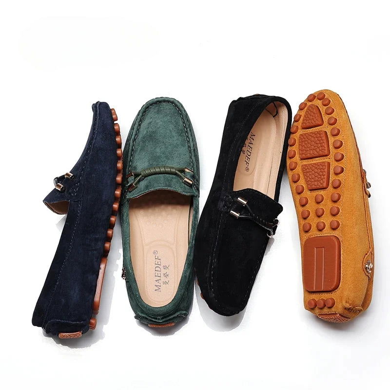 Mocassins Homme en Daim avec Détail Métallique - Atelier Chaussure