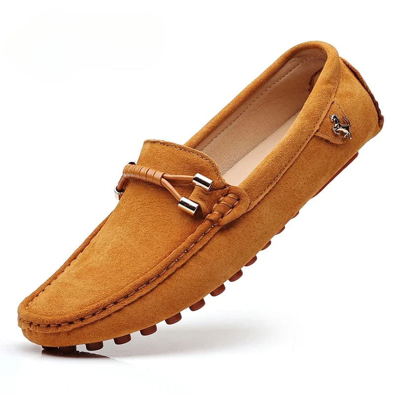 Mocassins Homme en Daim avec Détail Métallique - Atelier Chaussure