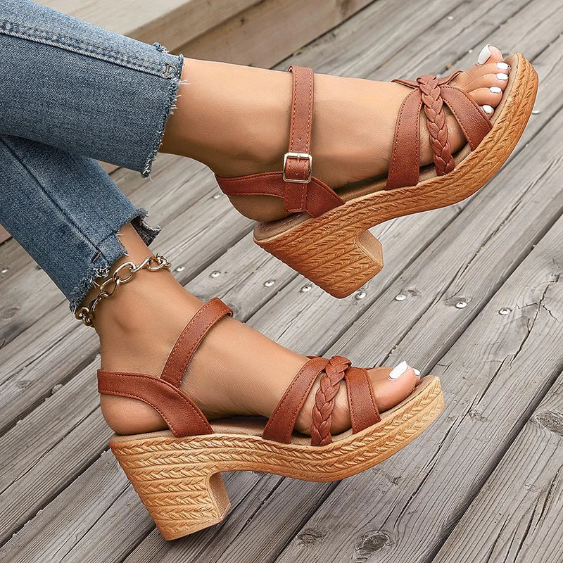 Sandales Femme Compensées – Talon Tressé Et Brides Croisées