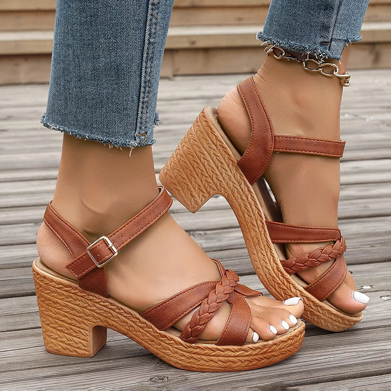 Sandales Femme Compensées – Talon Tressé Et Brides Croisées