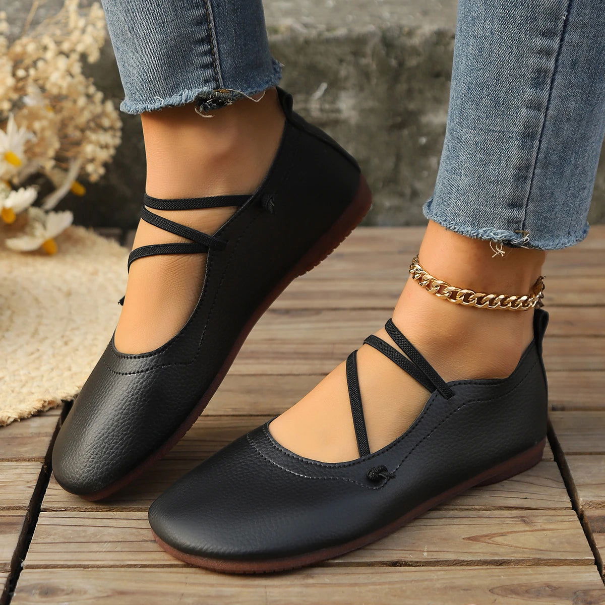 Ballerines Femme avec Lanières Croisées - Classe et Confort au Quotidien - Atelier Chaussure