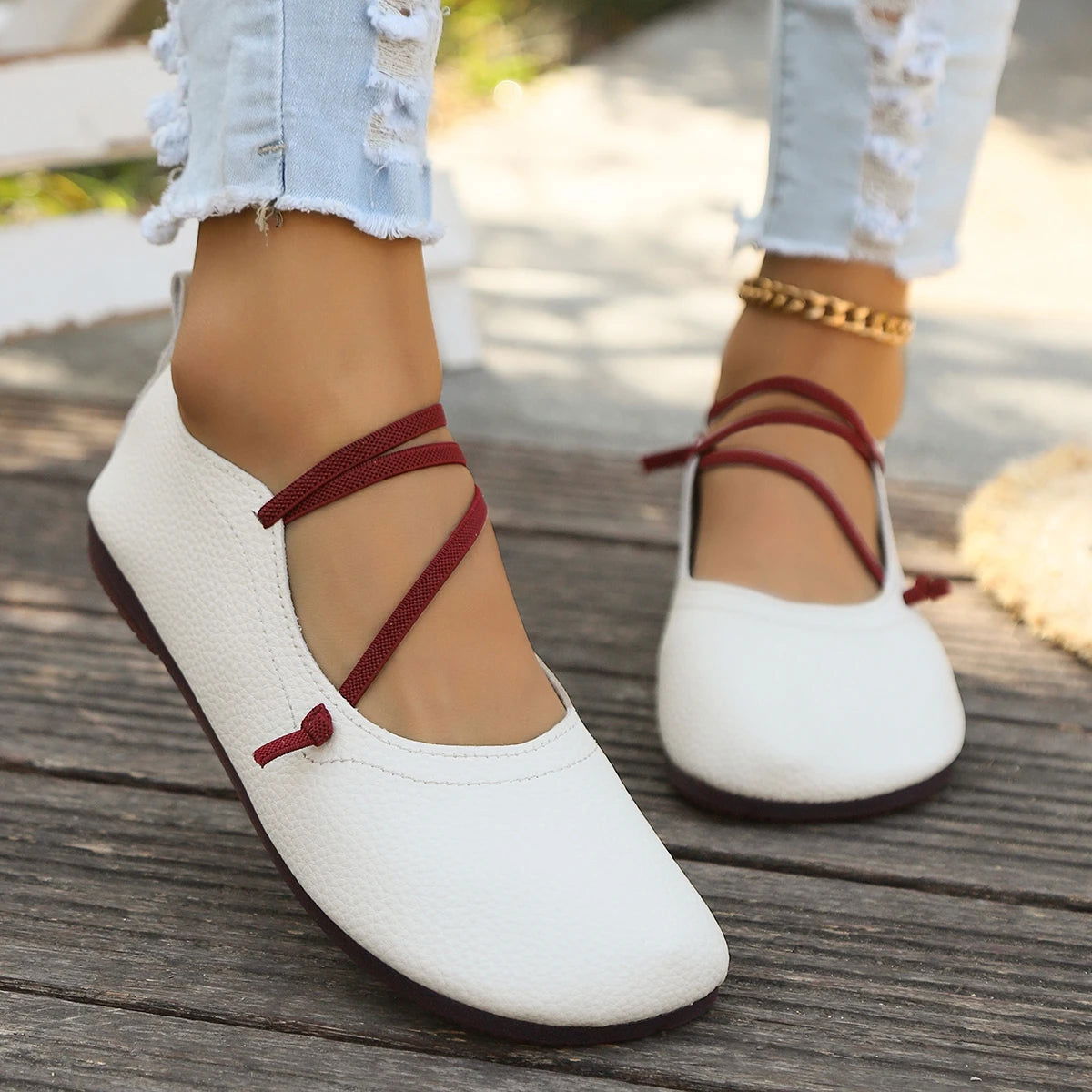 Ballerines Femme avec Lanières Croisées - Classe et Confort au Quotidien - Atelier Chaussure