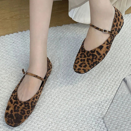 Ballerines Léopard à Bride – Audace et Confort Assurés - Atelier Chaussure