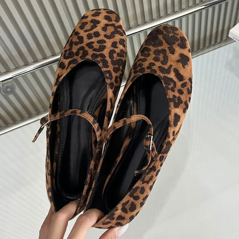 Ballerines Léopard à Bride – Audace et Confort Assurés - Atelier Chaussure