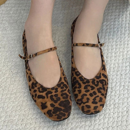Ballerines Léopard à Bride – Audace et Confort Assurés - Atelier Chaussure