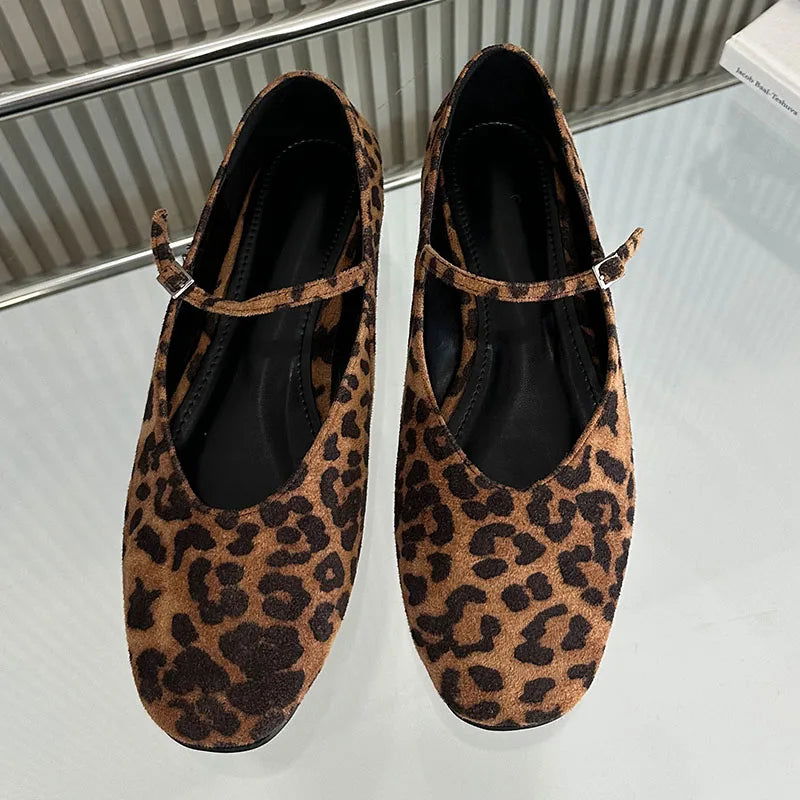 Ballerines Léopard à Bride – Audace et Confort Assurés - Atelier Chaussure