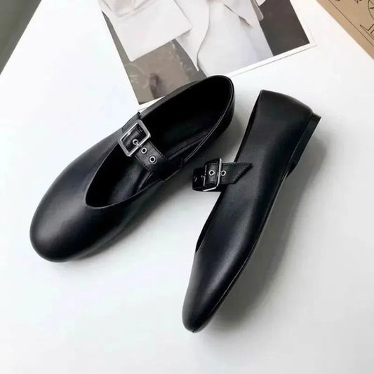 Ballerines Noires avec Bride – Sobriété et Modernité - Atelier Chaussure