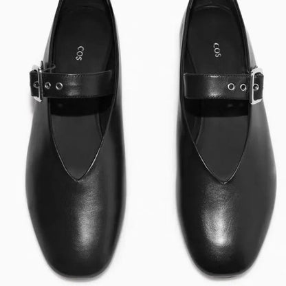 Ballerines Noires avec Bride – Sobriété et Modernité - Atelier Chaussure