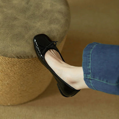 Ballerines Vernies avec Nœud – Charme et Raffinement - Atelier Chaussure