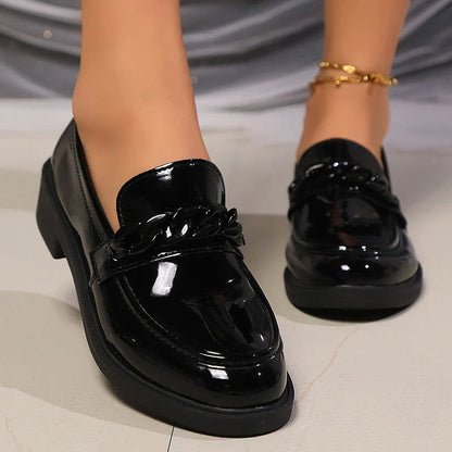 Mocassins Femme Noirs avec Chaîne Épaisse - Classe Intemporelle - Atelier Chaussure