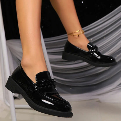 Mocassins Femme Noirs avec Chaîne Épaisse - Classe Intemporelle - Atelier Chaussure