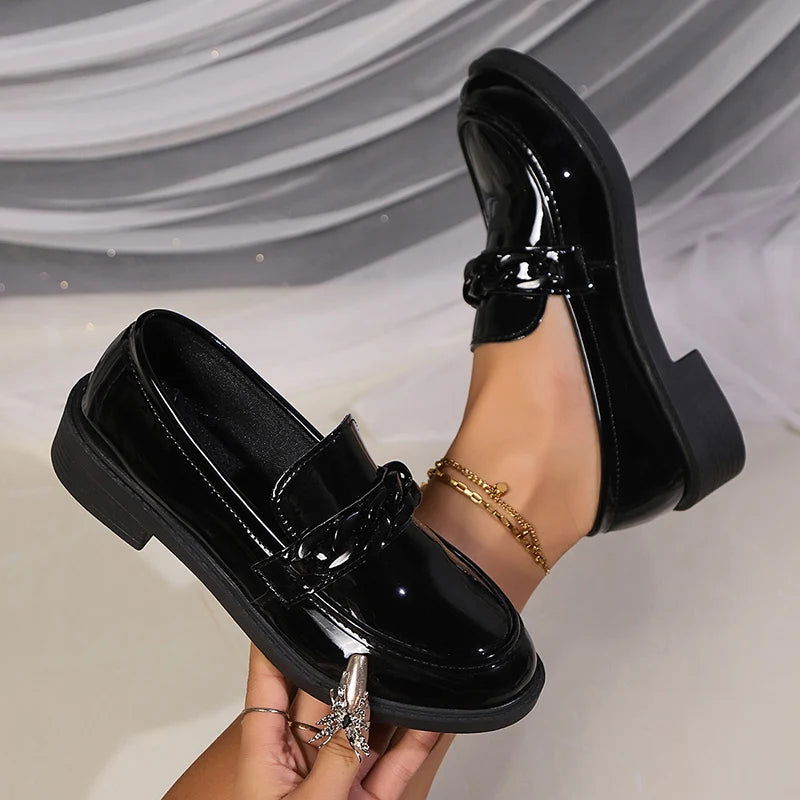 Mocassins Femme Noirs avec Chaîne Épaisse - Classe Intemporelle - Atelier Chaussure