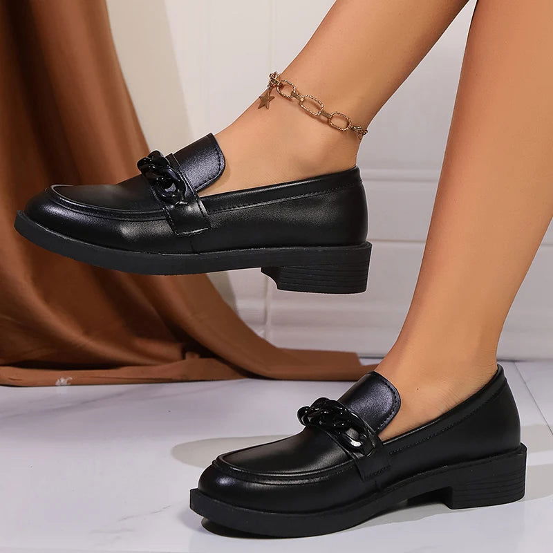 Mocassins Femme Noirs avec Chaîne Épaisse - Classe Intemporelle - Atelier Chaussure