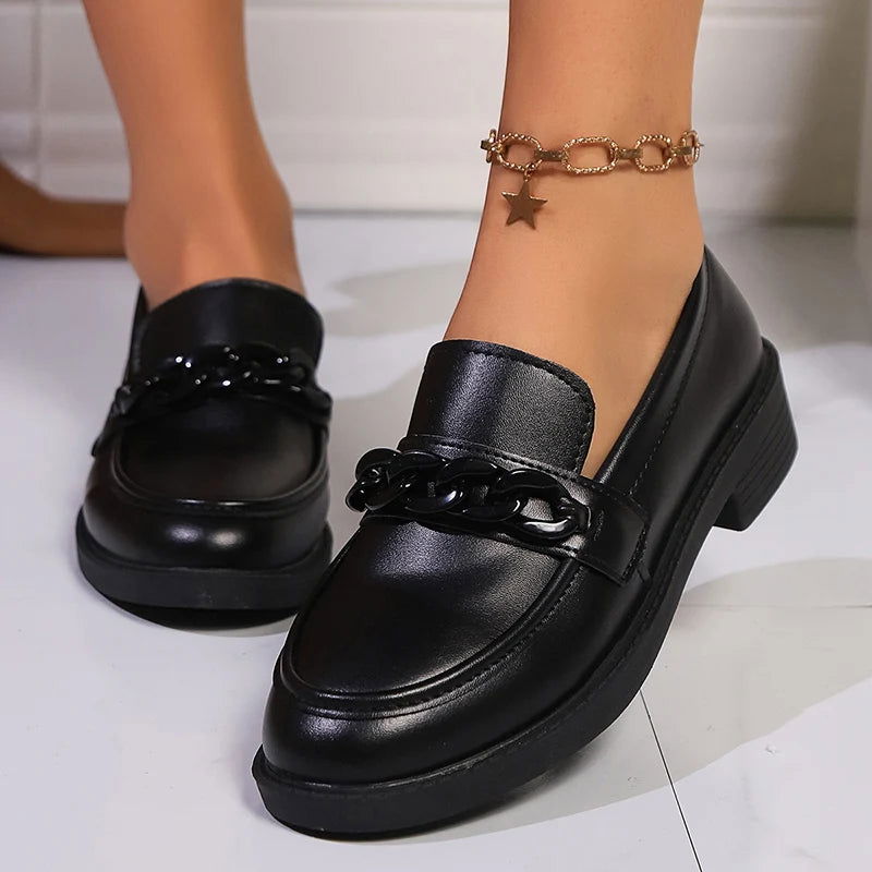 Mocassins Femme Noirs avec Chaîne Épaisse - Classe Intemporelle - Atelier Chaussure