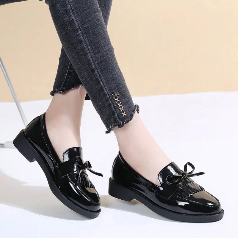 Mocassins Femme Vernis avec Franges – Audace et Raffinement - Atelier Chaussure