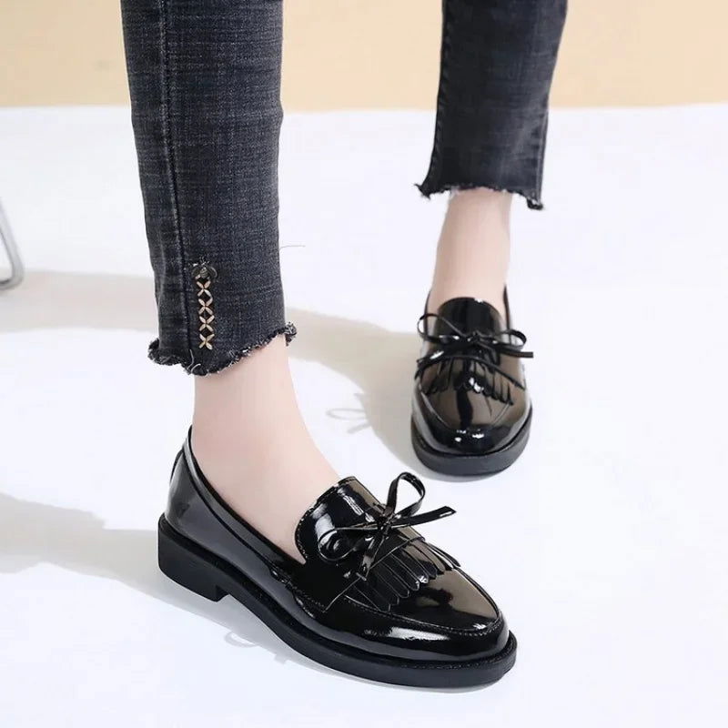Mocassins Femme Vernis avec Franges – Audace et Raffinement - Atelier Chaussure