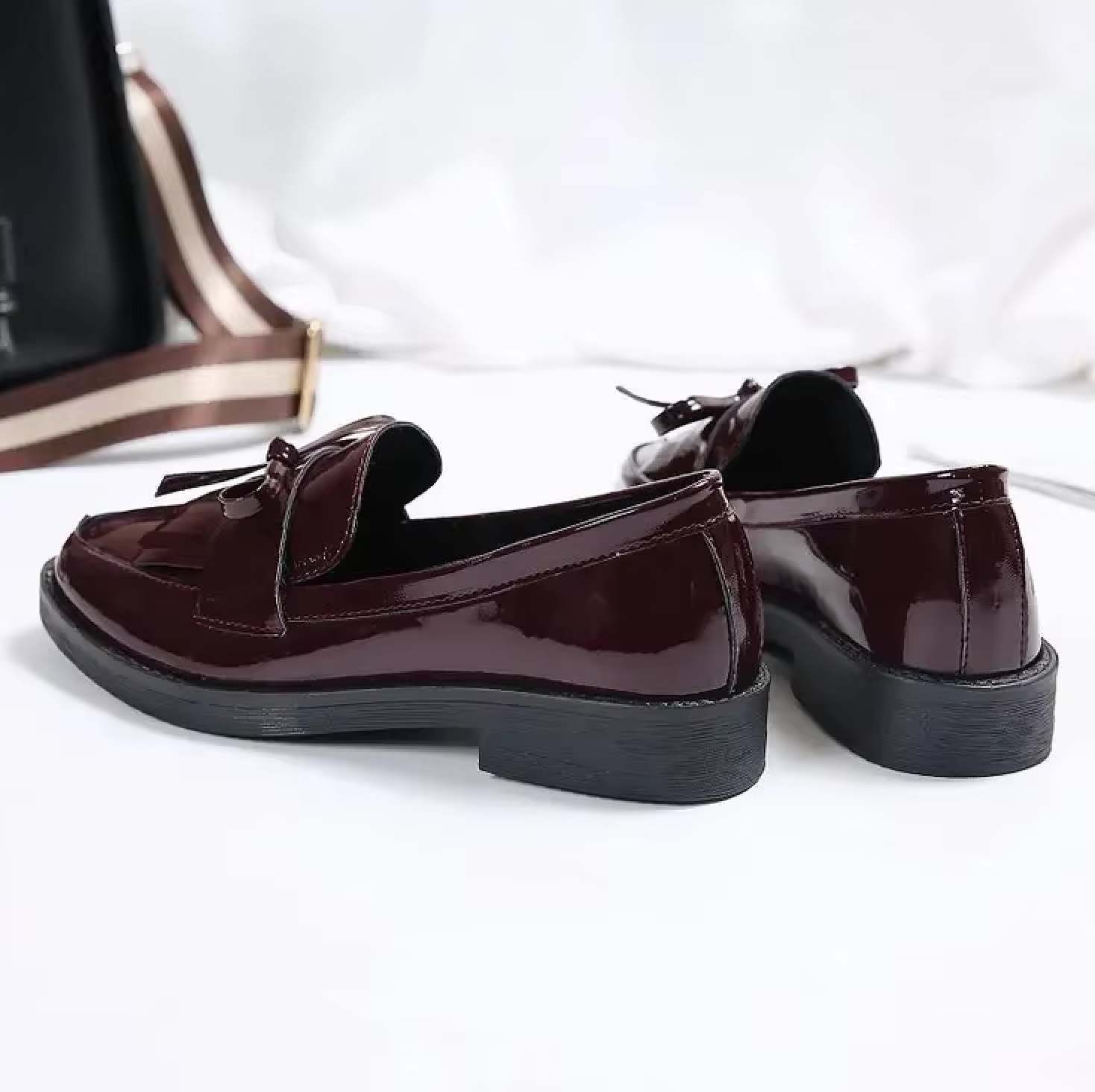 Mocassins Femme Vernis avec Franges – Audace et Raffinement - Atelier Chaussure