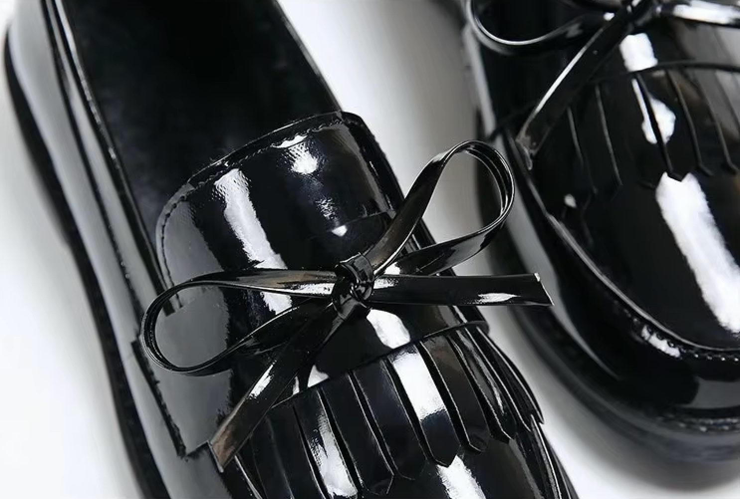 Mocassins Femme Vernis avec Franges – Audace et Raffinement - Atelier Chaussure