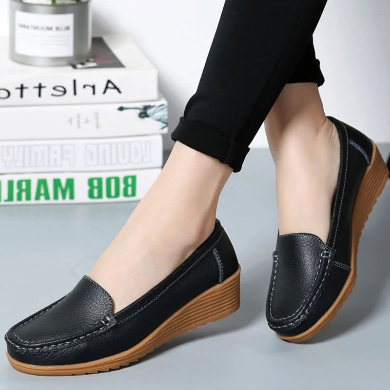 Mocassins Femme à Semelle Compensée - Atelier Chaussure