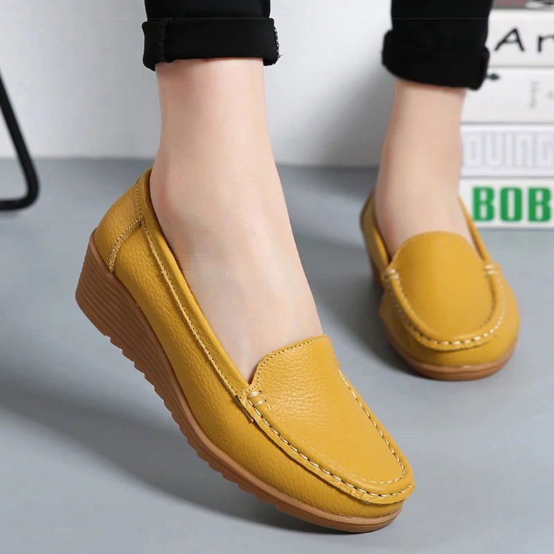 Mocassins Femme à Semelle Compensée - Atelier Chaussure