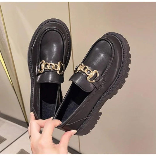 Mocassins Femme avec Chaîne Métallique - Confort et Robustesse - Atelier Chaussure