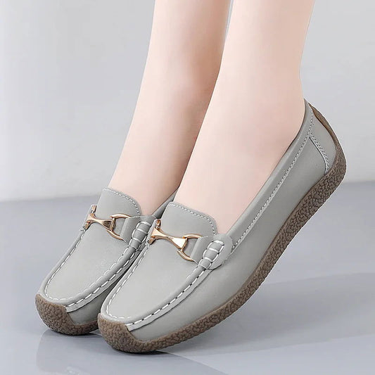 Mocassins Femme avec Ornement Doré – Charme et Confort Quotidien - Atelier Chaussure
