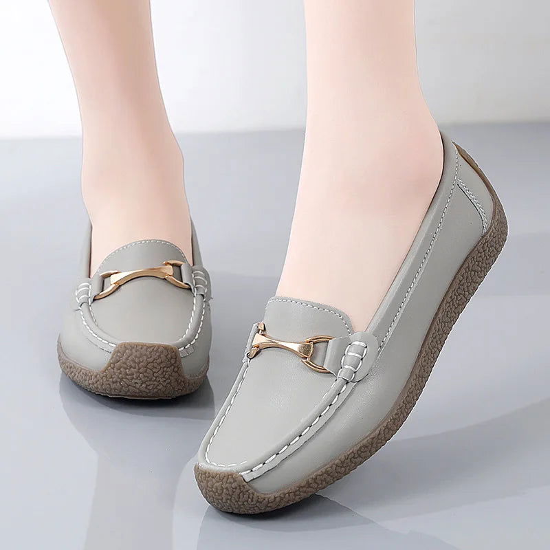 Mocassins Femme avec Ornement Doré – Charme et Confort Quotidien - Atelier Chaussure
