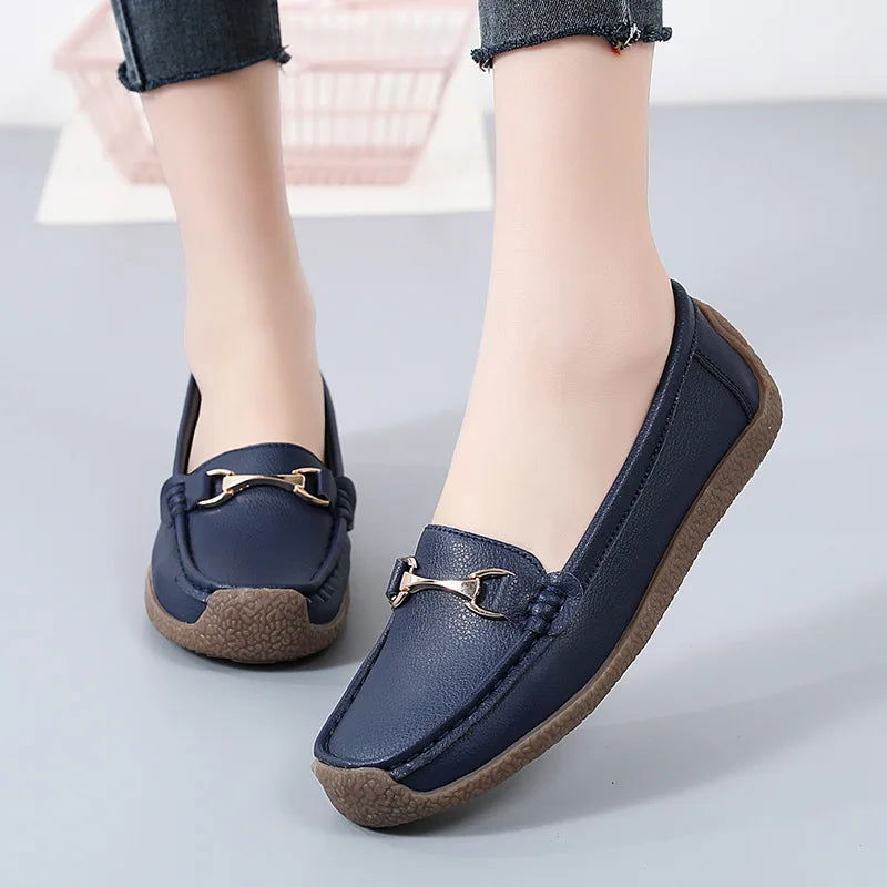Mocassins Femme avec Ornement Doré – Charme et Confort Quotidien - Atelier Chaussure