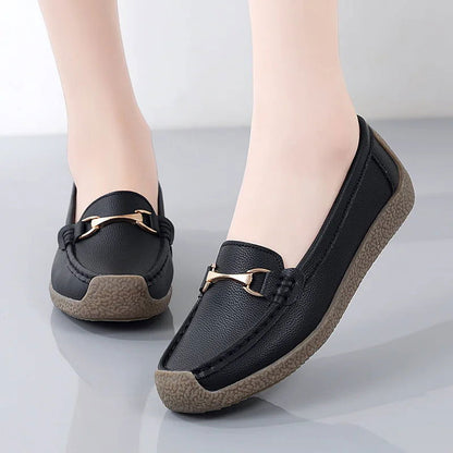 Mocassins Femme avec Ornement Doré – Charme et Confort Quotidien - Atelier Chaussure