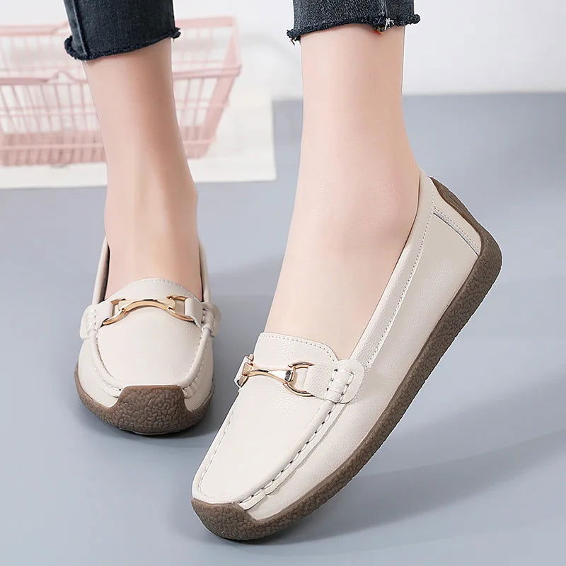 Mocassins Femme avec Ornement Doré – Charme et Confort Quotidien - Atelier Chaussure