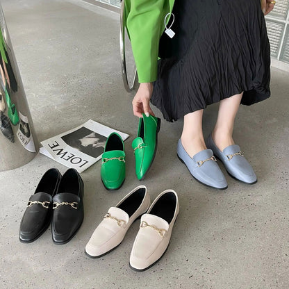 Mocassins Femme en Cuir Lisse avec Détail Métallique - Atelier Chaussure