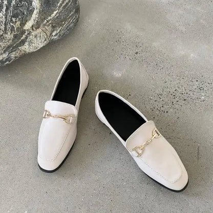 Mocassins Femme en Cuir Lisse avec Détail Métallique - Atelier Chaussure