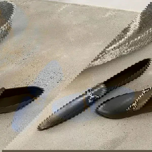 Mocassins Femme en Cuir Lisse avec Détail Métallique - Atelier Chaussure