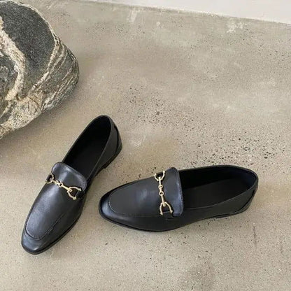 Mocassins Femme en Cuir Lisse avec Détail Métallique - Atelier Chaussure