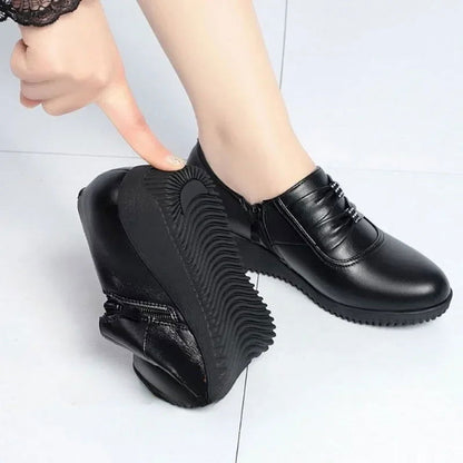 Mocassins Femme en Cuir à Talons Compensés – Confort et Modernité - Atelier Chaussure