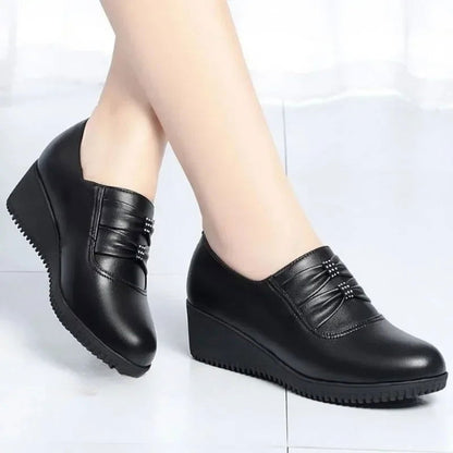 Mocassins Femme en Cuir à Talons Compensés – Confort et Modernité - Atelier Chaussure