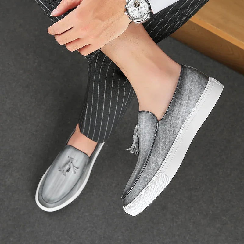 Mocassins Homme Moderne en Cuir avec Pompons - Atelier Chaussure