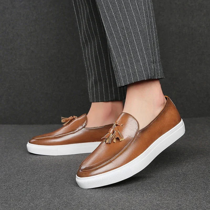 Mocassins Homme Moderne en Cuir avec Pompons - Atelier Chaussure