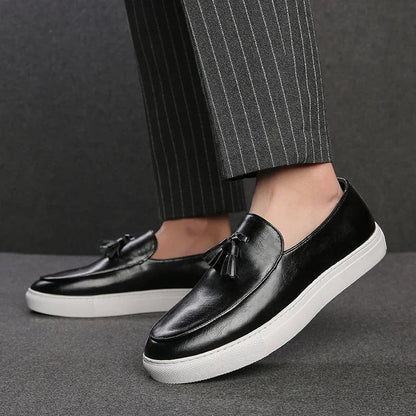 Mocassins Homme Moderne en Cuir avec Pompons - Atelier Chaussure
