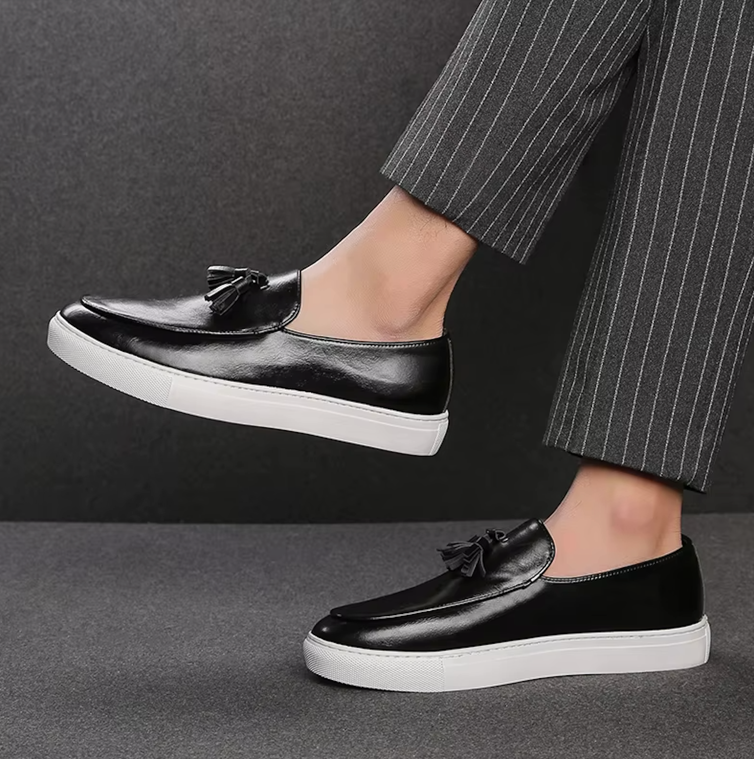 Mocassins Homme Moderne en Cuir avec Pompons - Atelier Chaussure