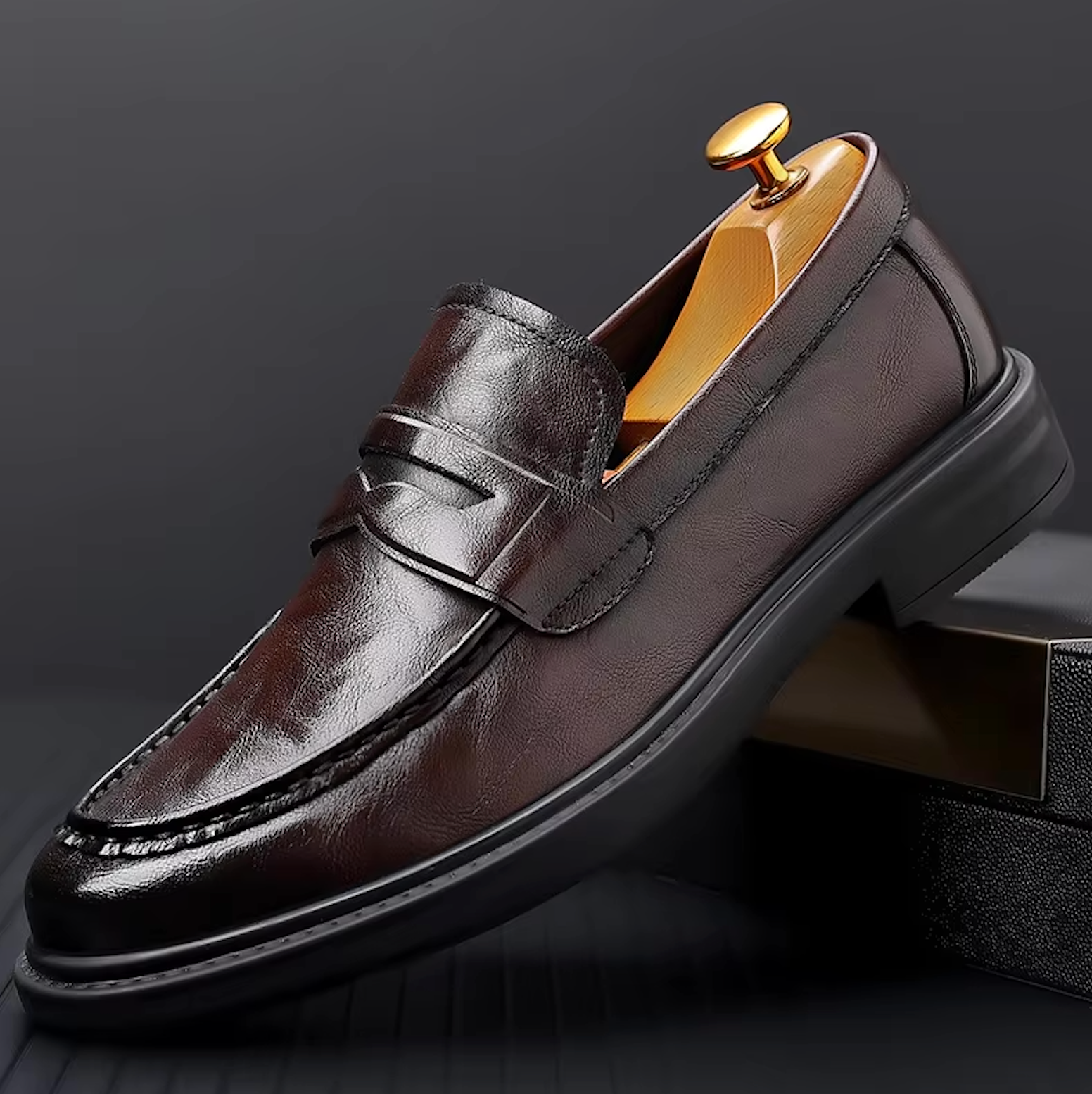 Mocassins Homme en Cuir Verni - Atelier Chaussure