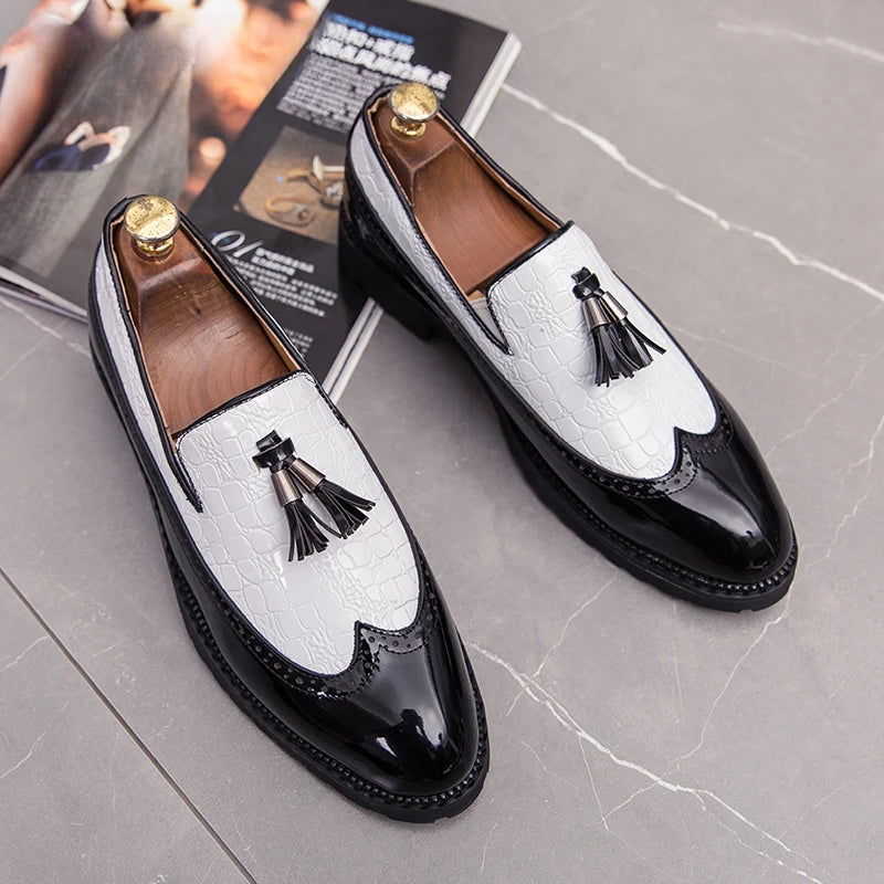 Mocassins Homme en Cuir Verni - Finition Luxe et Détails Sophistiqués - Atelier Chaussure