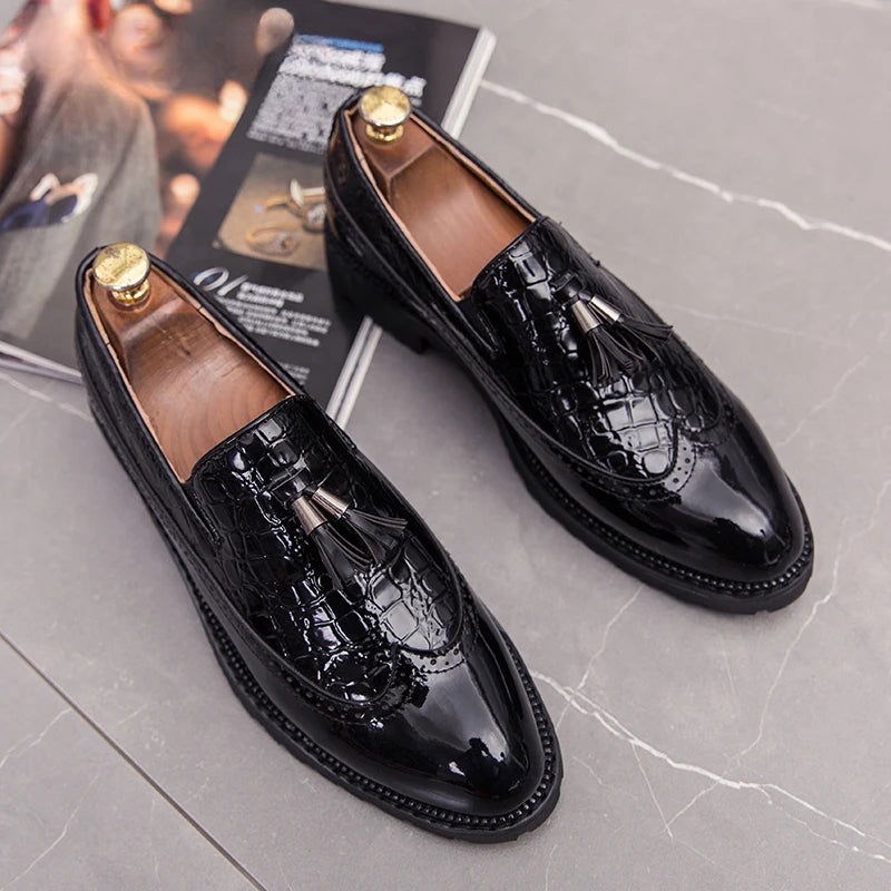 Mocassins Homme en Cuir Verni - Finition Luxe et Détails Sophistiqués - Atelier Chaussure