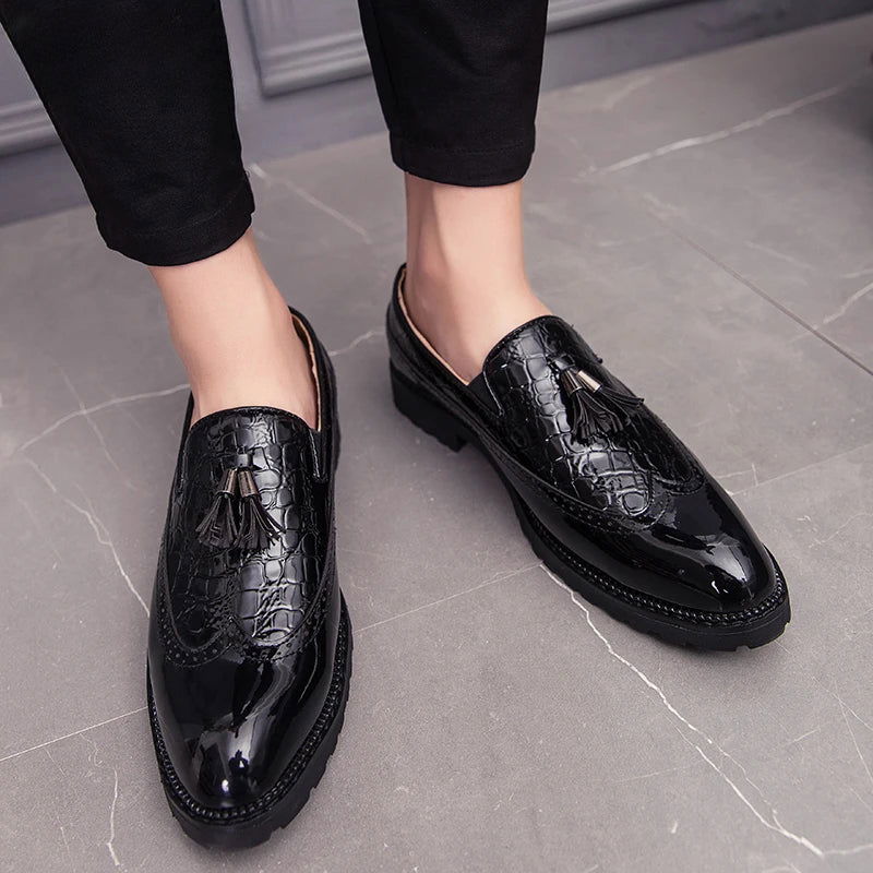 Mocassins Homme en Cuir Verni - Finition Luxe et Détails Sophistiqués - Atelier Chaussure