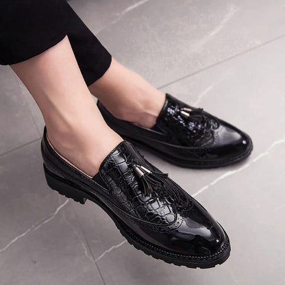 Mocassins Homme en Cuir Verni - Finition Luxe et Détails Sophistiqués - Atelier Chaussure